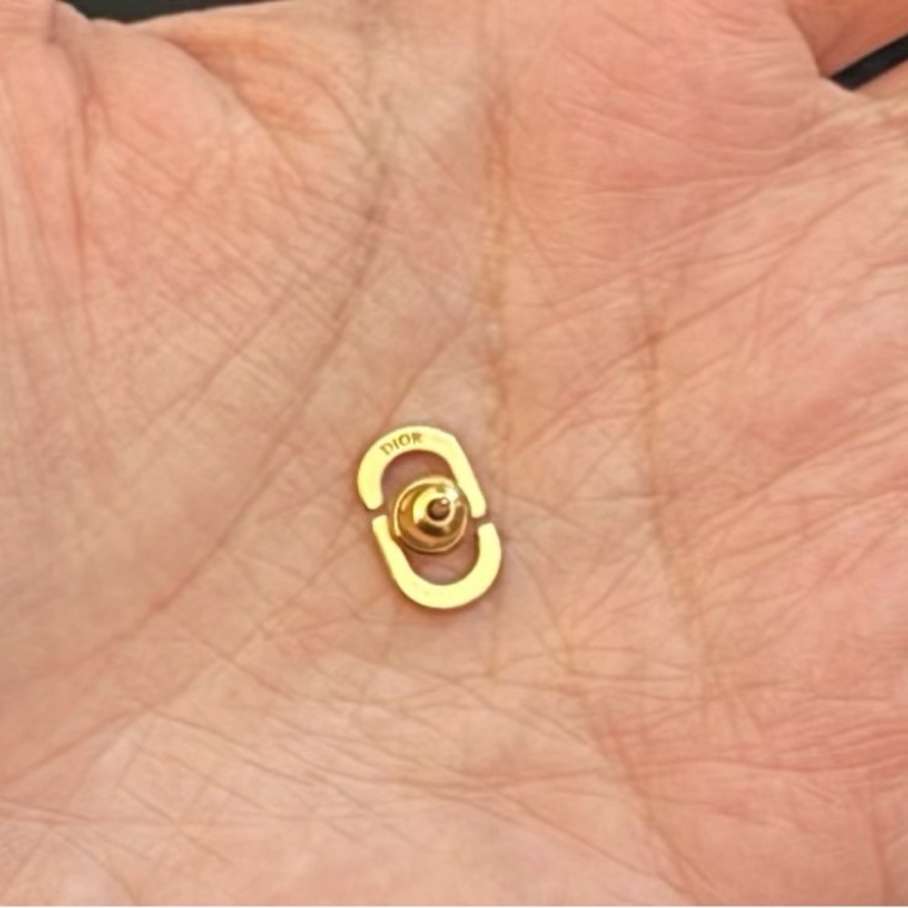 Dior Earring - Picture 7 of 10